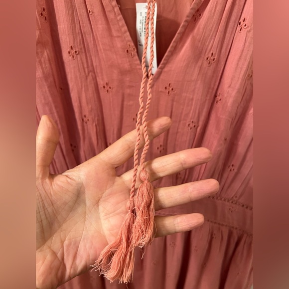 Old Navy Tie Neck, waist defined,  MIDI Dress 
Size Large Tall - Picture 5 of 11